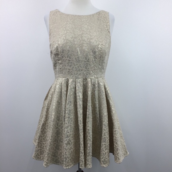 LC Lauren Conrad Dresses & Skirts - Lauren Conrad Gold Metallic Floral Mini Dress
